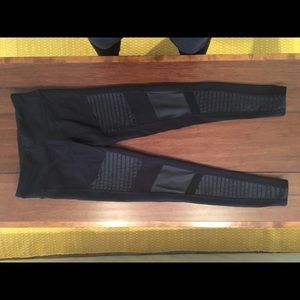 Alo Yoga Moto Leggings